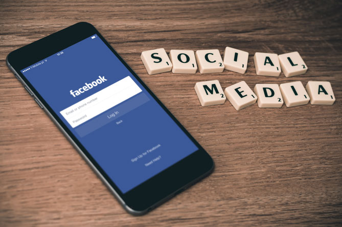 Using the Social Media for Recruiting Using the Social Media for Recruiting