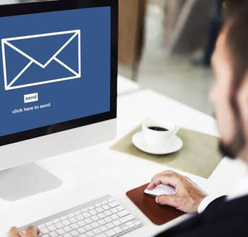 Sending Emails the Workplace Way: Do's and Don'ts for Communication